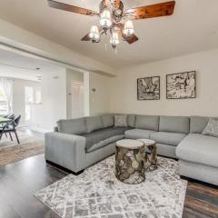 Entire three bedroom cozy home near lake, one hour from Toronto