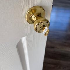 Pretty bedroom with shared bathroom