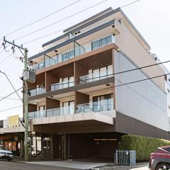 Stylish 2BR Apartment with Scenic Views