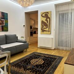 Moderne Stadtwohnung mit Balkon