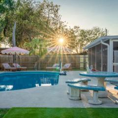 15 Minutes to Beach Private Pool Mini-golf FirePit