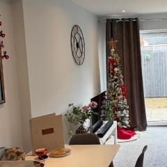 The Nook, Fairview, Cheltenham Town Centre-Parking & Garden