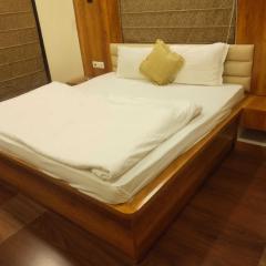 Hotel O Premium 12th Night