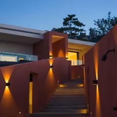 Moya Resort Hotel-Near Laoshan Scenic Area,Free Private Beachcombing, Free DIY Experience, 3 Free Photographers' Photos, Paid provision Featured Seafood