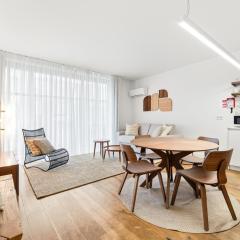 Historic Porto Flat with Balcony, Central Porto