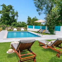 Villa Gravisi by Villa Plus