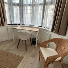 Luxury Suits on Piccadily Line Room No1