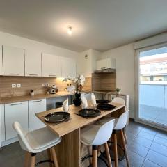 Le Casual avec parking - 5 pers - Proche Gare Vénissieux - à 15 min de Lyon