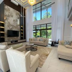 Driftwood Wing 4Bedroom Creek Villa