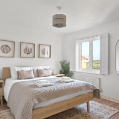 Apartment Sea Views & Parking Walk to Fistral