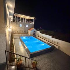 Breeze Resort Panhala , Swimming Pool, Just 5 Minutes From Panhala!