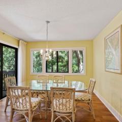 Tranquil 2BR Retreat with Scenic Lagoon Views