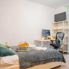 Kraków Huculska Apt - Balcony, Workspace - by Rentujemy