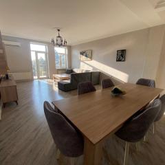 3 bedroom apartment by Baku Boulevard, near Sahil Metro