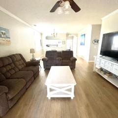 Barefoot Golf Condo, King BR, pets OK, 1st Flr end unt