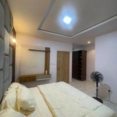 Simple and quiet abode