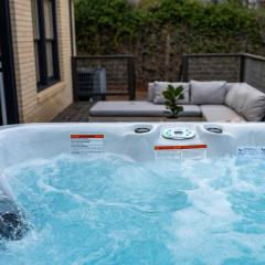 Das 406 Gasthaus, Walk to Main, Hot tub, Game Room