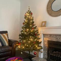 University View-Off-Street Parking-Sleeps 8-Fast WiFi