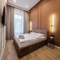 Простора двокімнатна квартира з ізольованими спальнями у центрі Львова