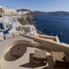 Caldera's Dream Cave House with hot tub & sea view