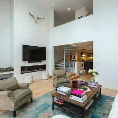 Modern Three Bedroom Beachside Home Steps from Venice Sand