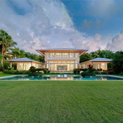 The Grand Beachfront All-Inclusive Villa