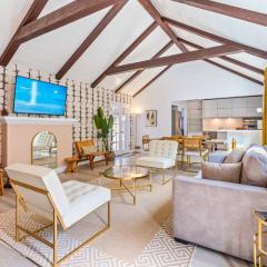 Bel Air Very Private and Comfy Home with Jacuzzi