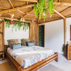 Gîtes Mas des rochers - Case bambou avec Spa