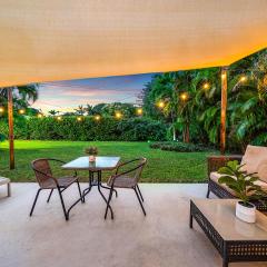 Coastal Serene Courtyard, Lush Garden, BBQ & Bar Cart- 1 Dollar rides to Beach- by Maven Vacation Rentals