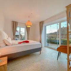 Eco Retreat In Balingen & Modern 2BR GF Apartment