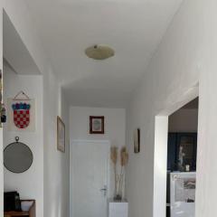 Apartmani Cihorich - Two Bedroom Apartment with Pool