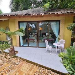 เคียงมูล ริเวอร์ไซด์ วิลล่า Kiang Mun Riverside Villa & Cafe