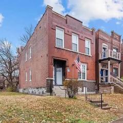 Gateway Duplex Retreat by StayLage
