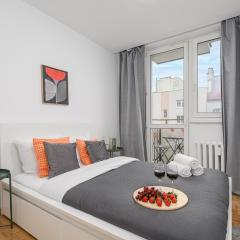 Lumina bright apartment near Łazienki Królewskie