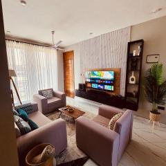 Modern Private En-Suite Room with Pool & In-Room TV