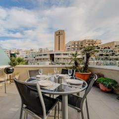 St Julian's 2Br Apartment with Private Jacuzzi