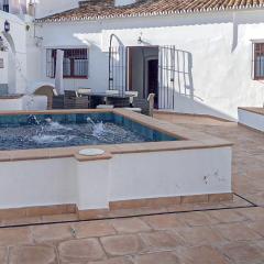 Lovely Home In Castilblanco De Los Ar