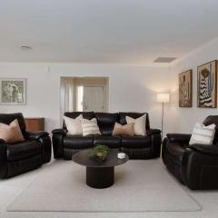 Beachwater Getaway Close to Walks Shops & Dining