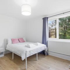 2 bed flat in Purley, comfy, home away from home