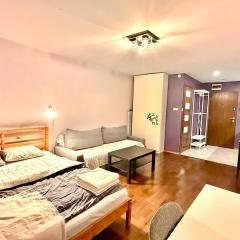 KK Cozy Apartment next to Metro