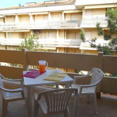 Modern flat with terrace-Beahost