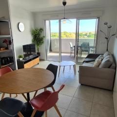 Iconic 652, T2 vue mer, bien équipé, centre port