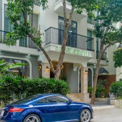 Hotel Misaki Tan Son Nhat Airport - Terminal 1 & 2 - Car Parking