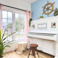 Luxury Family Home 2 King Beds Piano Sleeps 12