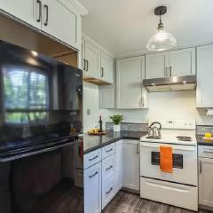 Comfortable Two Bedroom Condo with Patios and Reso