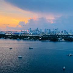 Stunning Views 2BD Condo at Hotel w Pool, Bar