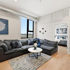 Edgewater Apt with Free Parking Gym Modern Living