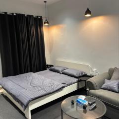 استديو بطابع هادي