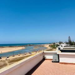 Waterfront Villa & Private Pool 12 km from the Stadium