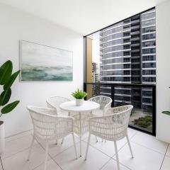 Modern Family Home Next to Westfield Eastgardens